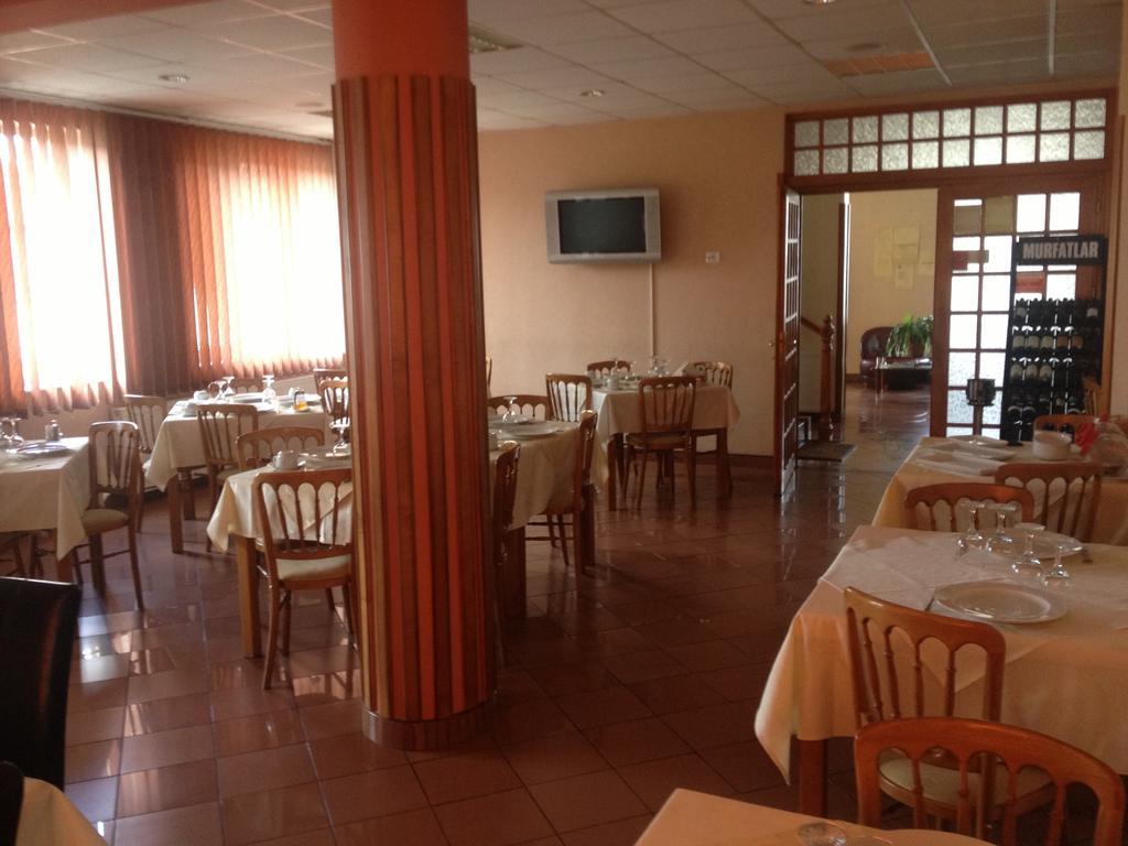 Hotel Lotus Arad Bagian luar foto