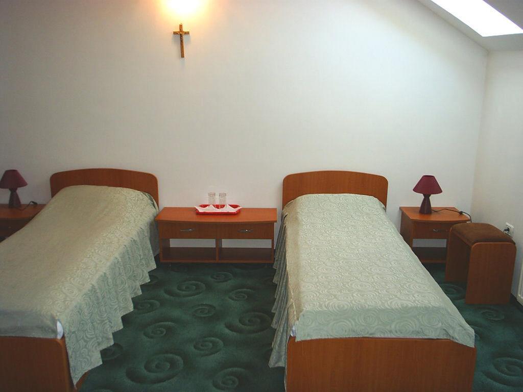 Hotel Lotus Arad Ruang foto