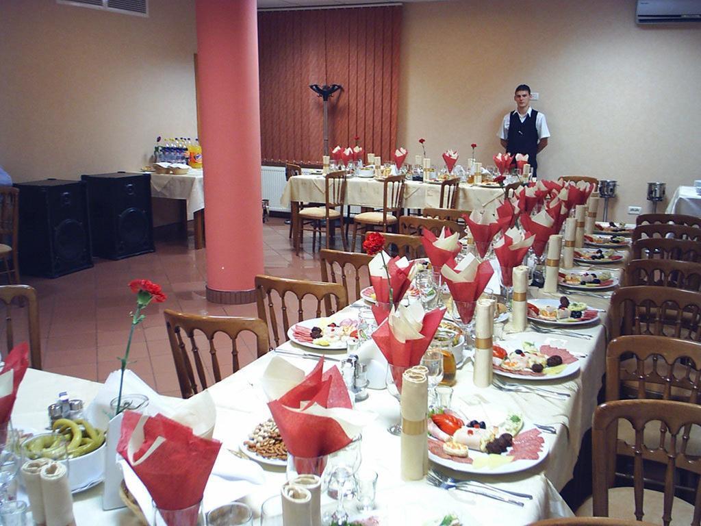 Hotel Lotus Arad Bagian luar foto